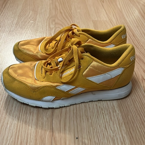 Reebok US 6 1/2 - Picture 5 of 7